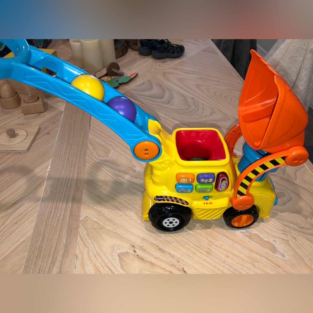 VTech Ball Popper Bulldozer